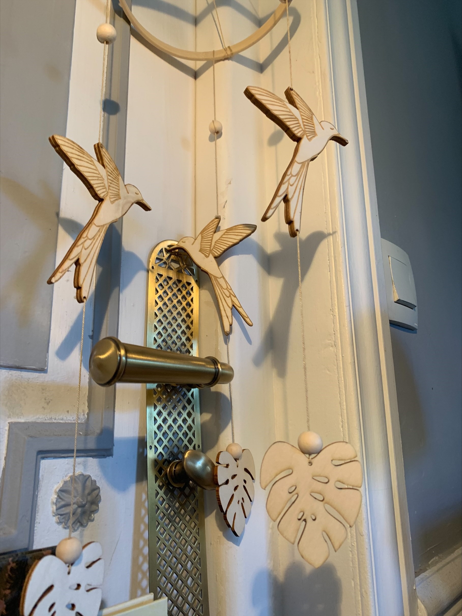 Mobile bébé en bois colibri – Image 3