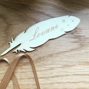marque place plume en bois ou miroir