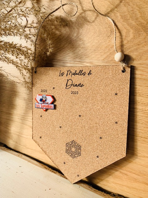 Fanion pour médailles de ski personnalisé – Image 3