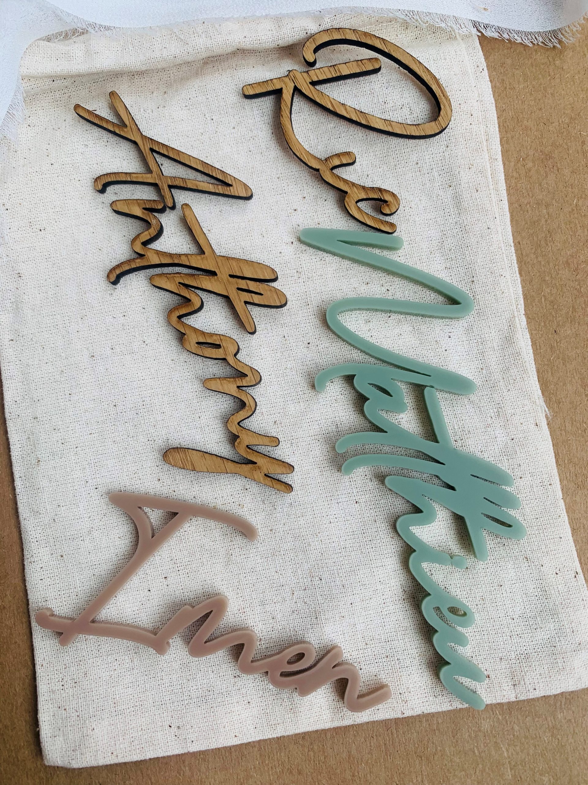 Marque place en bois, marque-place plexi – Image 3