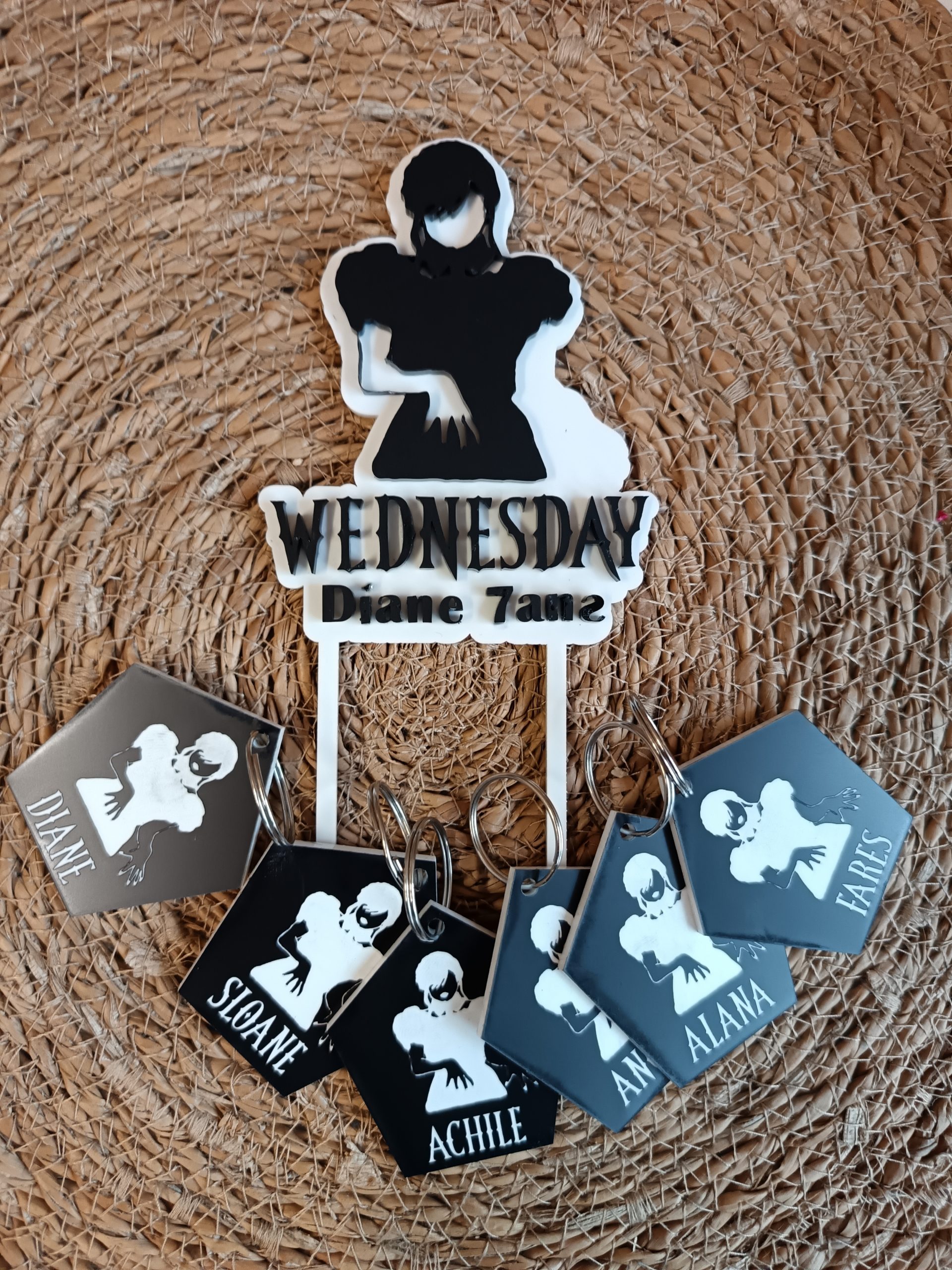 Topper de gâteau personnalisé “Mercredi Addams” – Image 2